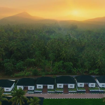 Irinjalakuda Magic Land Resorts Athirapally מראה חיצוני תמונה